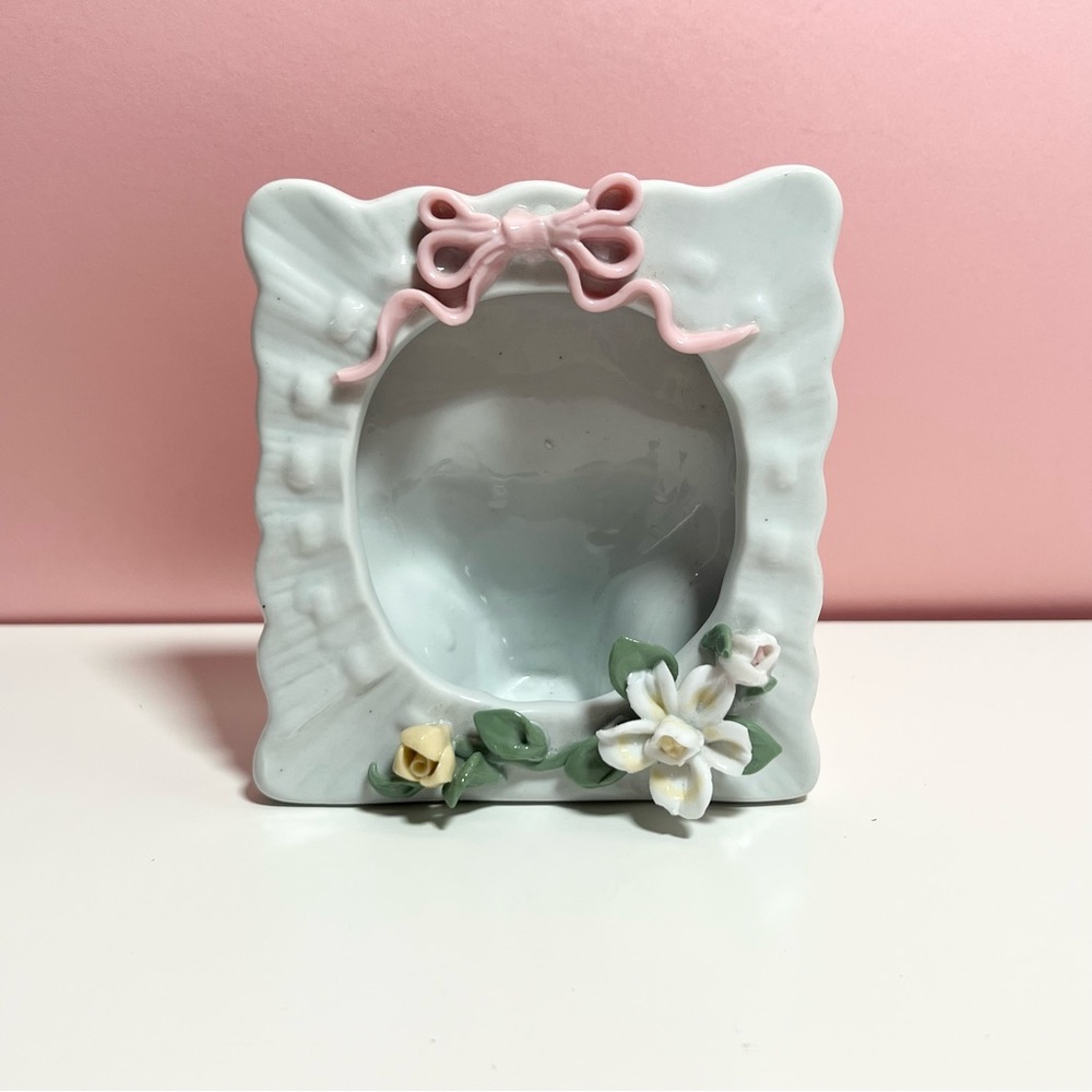 Vintage pastel floral rose picture frame with bow - Picture 1 of 4